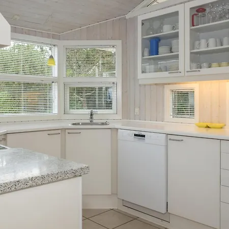 In With 3 Bedrooms, Sauna And Wifi بيت للعطل *