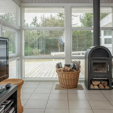 بيت للعطل In With 3 Bedrooms, Sauna And Wifi