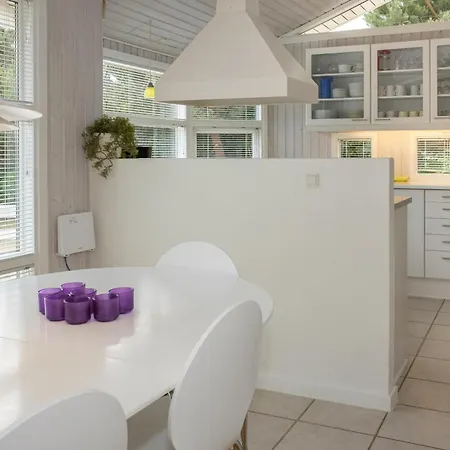 In With 3 Bedrooms, Sauna And Wifi